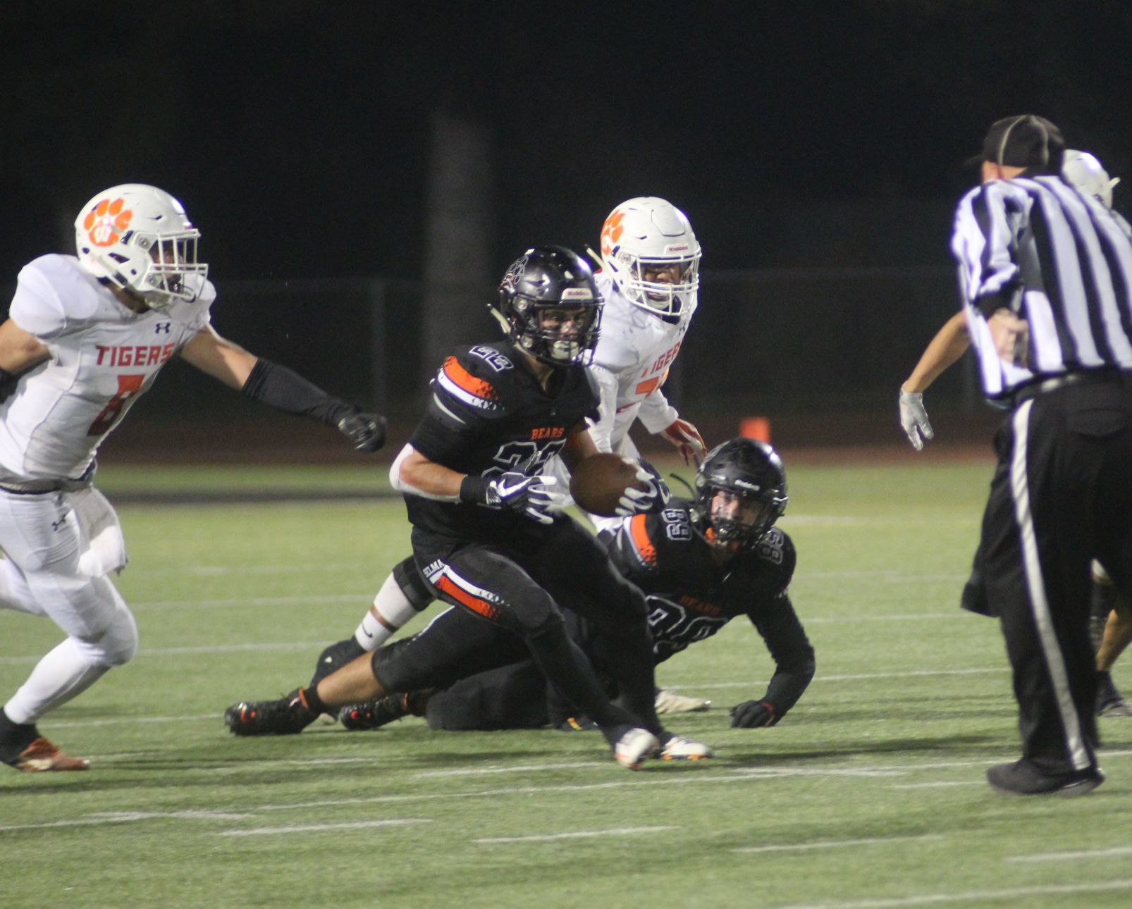 Bears rout Tigers in D-IV quarterfinals
